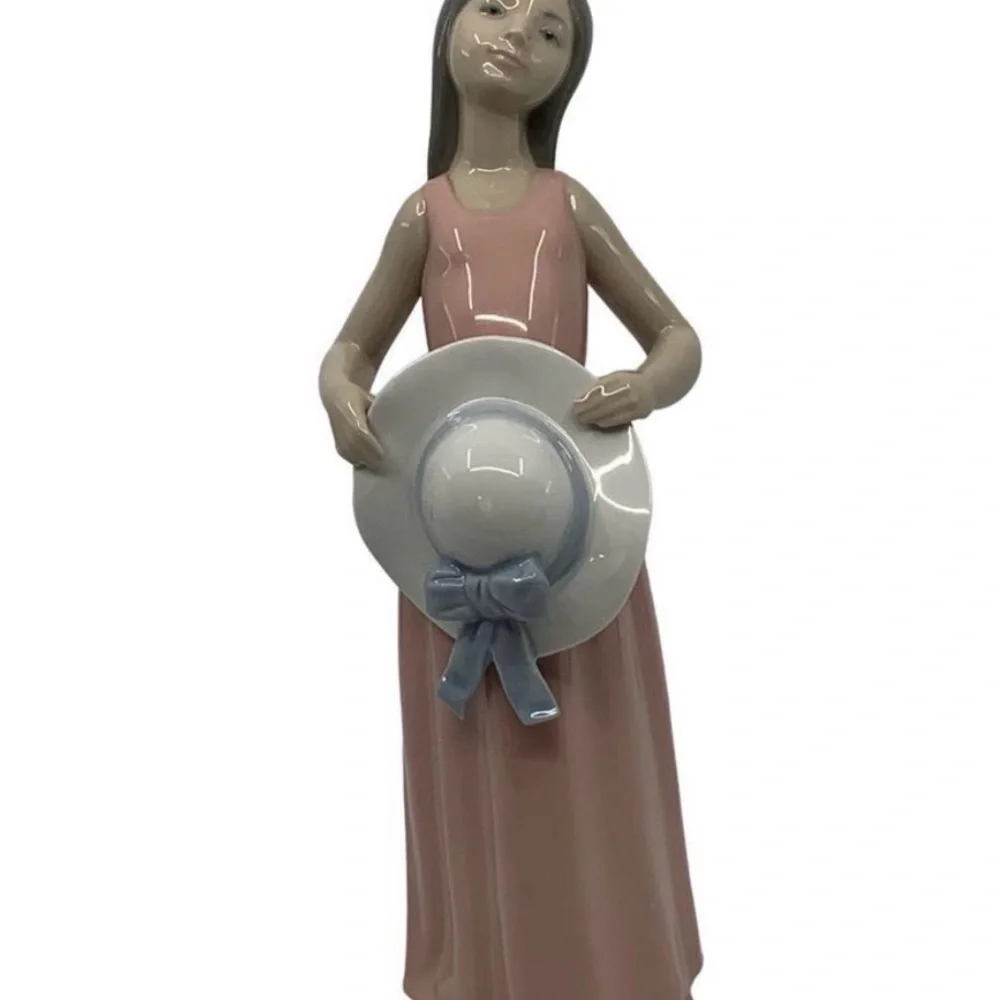 Lladro “The Dreamer” porcelain figurine. Issued 1978, retired in 1999. #5008 - Picture 10 of 10